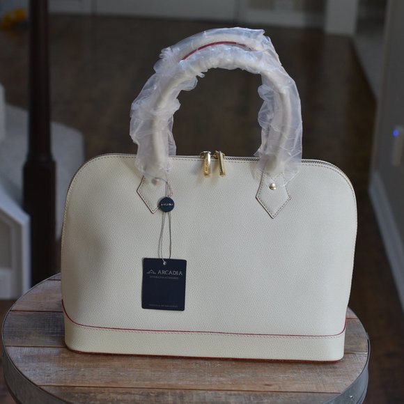 NEW ! ARCADIA  LEATHER BUGATTI BAG WITH DUST BAG. MADE IN ITALY - Picture 3 of 12